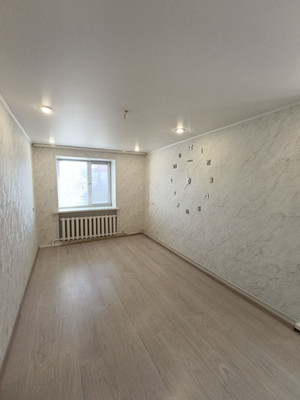 Продам двухкомнатную (2-комн.) квартиру, Курганская ул, 70ка, Ишим г