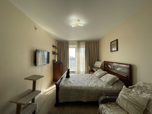 Продам двухкомнатную (2-комн.) квартиру, лётчика Ларюшина ул, 10, Люберцы г