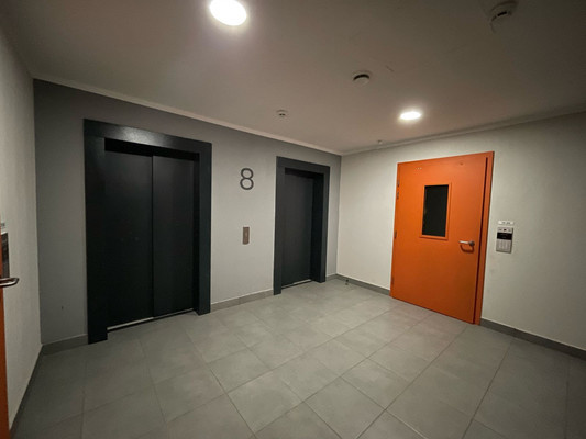 Продам двухкомнатную (2-комн.) квартиру, лётчика Ларюшина ул, 10, Люберцы г