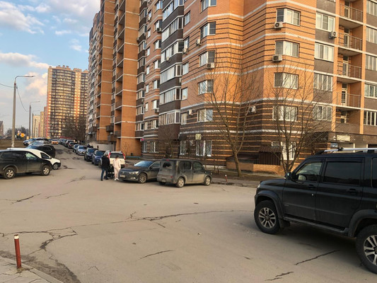 Продам трехкомнатную (3-комн.) квартиру, Лихачевское ш, 1к4, Долгопрудный г