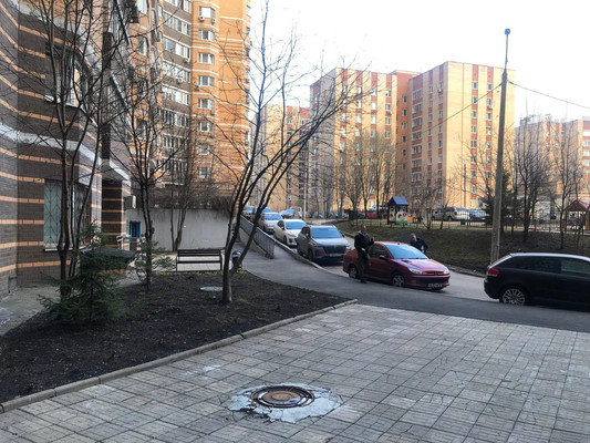 Продам трехкомнатную (3-комн.) квартиру, Лихачевское ш, 1к4, Долгопрудный г