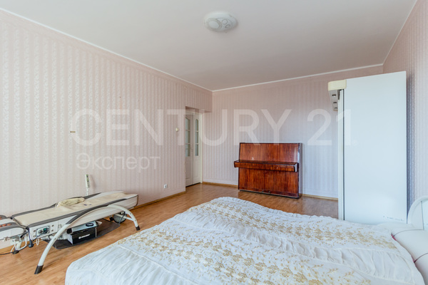 Продам двухкомнатную (2-комн.) квартиру, Чекистов ул, 28А , Калининград г