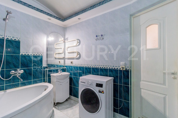 Продам двухкомнатную (2-комн.) квартиру, Чекистов ул, 28А , Калининград г