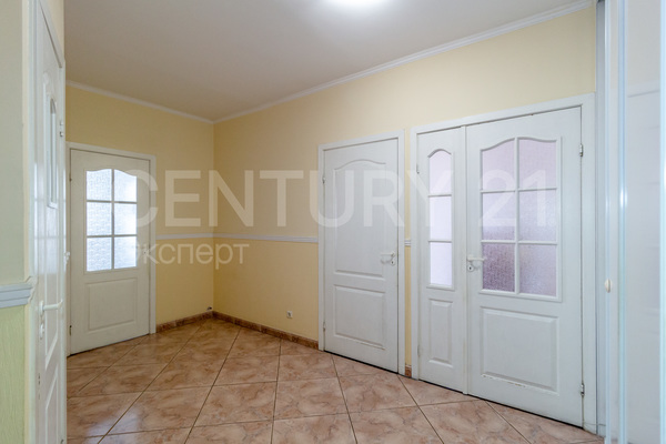 Продам двухкомнатную (2-комн.) квартиру, Чекистов ул, 28А , Калининград г