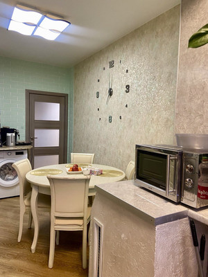 Продам трехкомнатную (3-комн.) квартиру, Новое ш, 8к2, Дрожжино рп