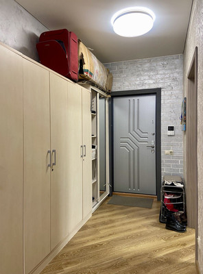 Продам трехкомнатную (3-комн.) квартиру, Новое ш, 8к2, Дрожжино рп