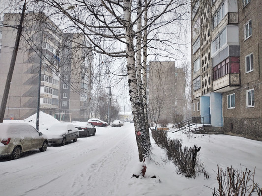 Продам двухкомнатную (2-комн.) квартиру, Пихтовая ул, 30, Нижний Тагил г