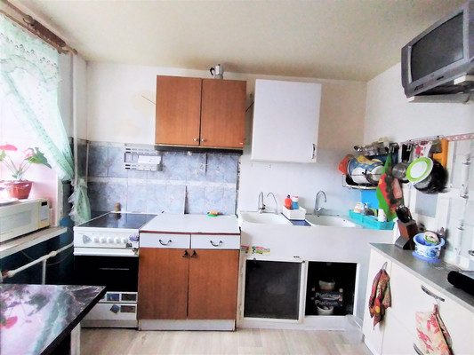 Продам 2-комн. в 6-комн. квартире, Ленинградский пр-кт, 13, Нижний Тагил г