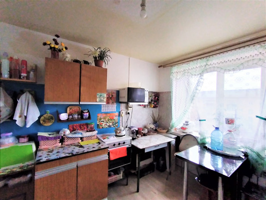 Продам 2-комн. в 6-комн. квартире, Ленинградский пр-кт, 13, Нижний Тагил г