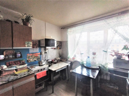 Продам 2-комн. в 6-комн. квартире, Ленинградский пр-кт, 13, Нижний Тагил г