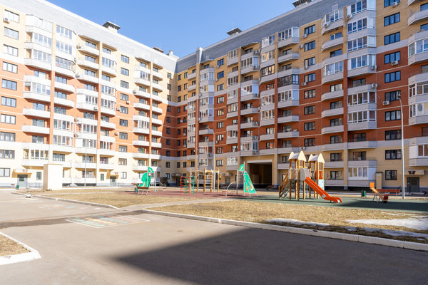 Продам однокомнатную (1-комн.) квартиру, Зур Урам ул, 1кк5, Казань г