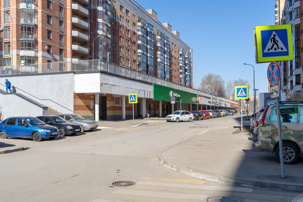 Продам однокомнатную (1-комн.) квартиру, Зур Урам ул, 1кк5, Казань г