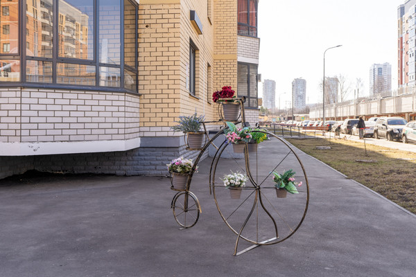 Продам однокомнатную (1-комн.) квартиру, Зур Урам ул, 1кк5, Казань г