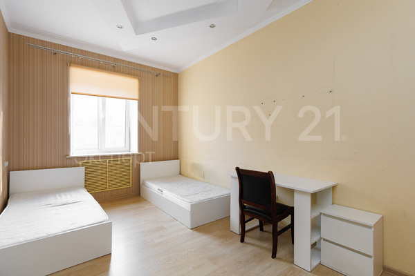 Продам многокомнатную квартиру, Киевская ул, 128 , Калининград г