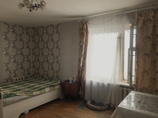 Продам однокомнатную (1-комн.) квартиру, Виноградная ул, 26, Алушта г