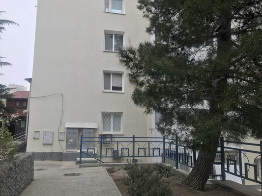 Продам однокомнатную (1-комн.) квартиру, Виноградная ул, 26, Алушта г