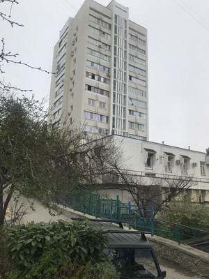 Продам однокомнатную (1-комн.) квартиру, Виноградная ул, 26, Алушта г