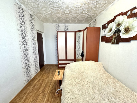 Продам трехкомнатную (3-комн.) квартиру, Московский пер, 37, Брянск г