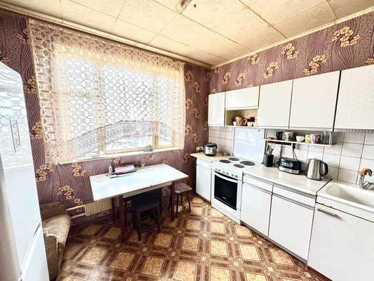 Продам трехкомнатную (3-комн.) квартиру, Московский пер, 37, Брянск г