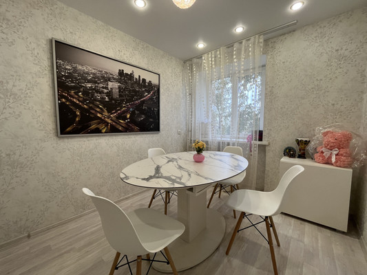 Продам трехкомнатную (3-комн.) квартиру, Быковского ул, 1к2, Ростов-на-Дону г