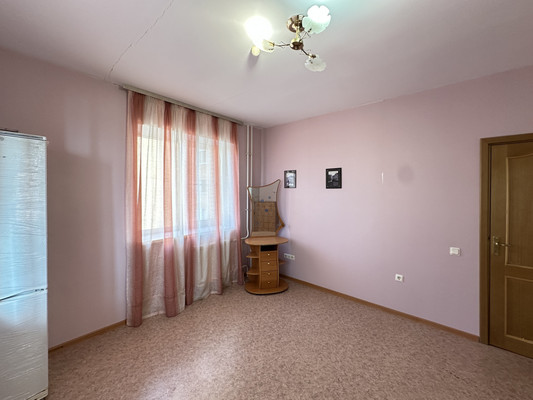 Продам трехкомнатную (3-комн.) квартиру, Подъезд к г. Колпино дор, 9к2, Тельмана п