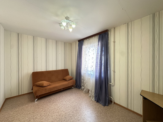 Продам трехкомнатную (3-комн.) квартиру, Подъезд к г. Колпино дор, 9к2, Тельмана п