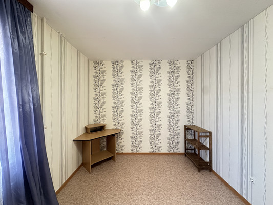 Продам трехкомнатную (3-комн.) квартиру, Подъезд к г. Колпино дор, 9к2, Тельмана п