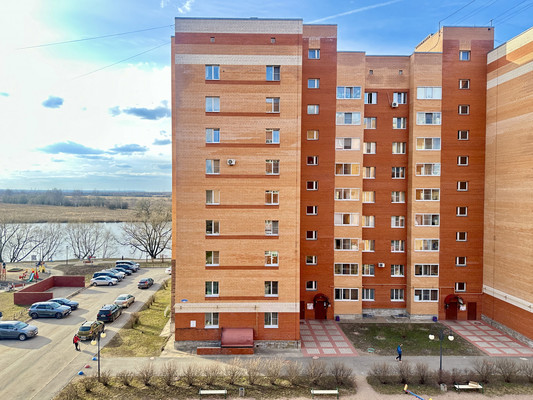Продам трехкомнатную (3-комн.) квартиру, Подъезд к г. Колпино дор, 9к2, Тельмана п
