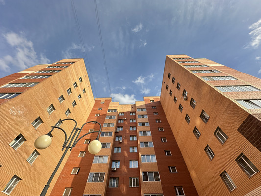 Продам трехкомнатную (3-комн.) квартиру, Подъезд к г. Колпино дор, 9к2, Тельмана п