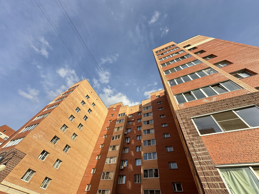 Продам трехкомнатную (3-комн.) квартиру, Подъезд к г. Колпино дор, 9к2, Тельмана п