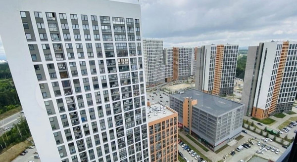 Продам двухкомнатную (2-комн.) квартиру, Светлый мкр, 7, Екатеринбург г