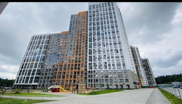 Продам двухкомнатную (2-комн.) квартиру, Светлый мкр, 7, Екатеринбург г