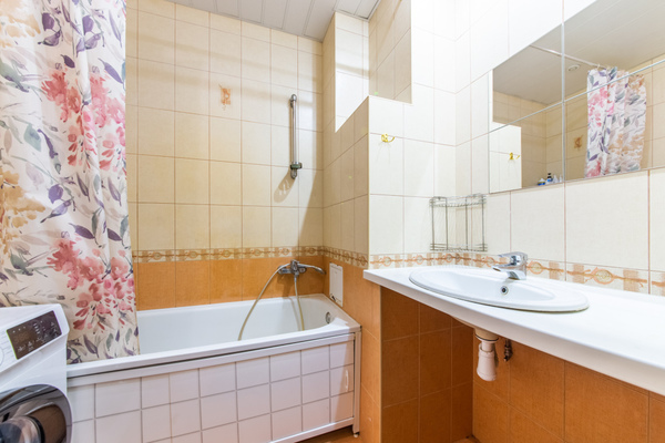Продам двухкомнатную (2-комн.) квартиру, Новоколомяжский пр-кт, 13, Санкт-Петербург г
