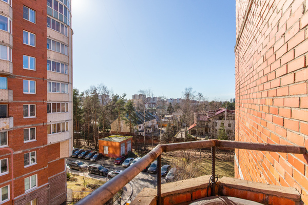 Продам двухкомнатную (2-комн.) квартиру, Новоколомяжский пр-кт, 13, Санкт-Петербург г