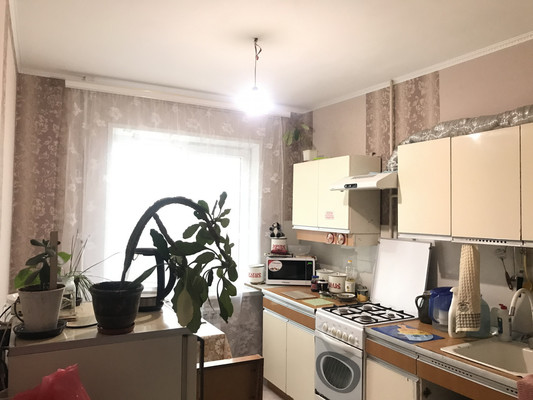 Продам трехкомнатную (3-комн.) квартиру, Воровского ул, 60, Симферополь г