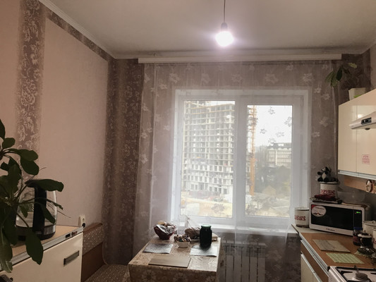 Продам трехкомнатную (3-комн.) квартиру, Воровского ул, 60, Симферополь г
