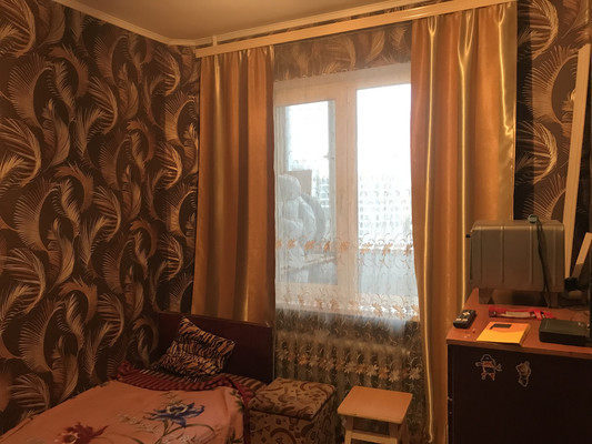Продам трехкомнатную (3-комн.) квартиру, Воровского ул, 60, Симферополь г