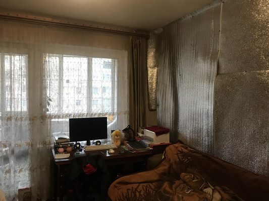 Продам трехкомнатную (3-комн.) квартиру, Воровского ул, 60, Симферополь г