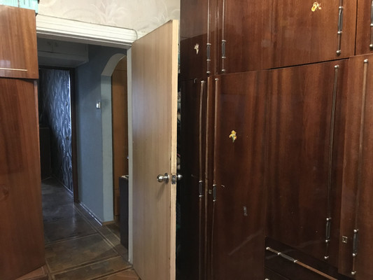 Продам трехкомнатную (3-комн.) квартиру, Воровского ул, 60, Симферополь г