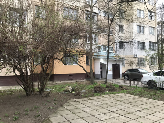 Продам трехкомнатную (3-комн.) квартиру, Воровского ул, 60, Симферополь г