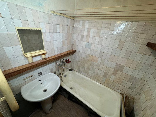 Продам двухкомнатную (2-комн.) квартиру, Почтовая ул, 15, Комсомольск-на-Амуре г