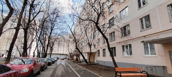 Продам трехкомнатную (3-комн.) квартиру, Пролетарский пр-кт, 2, Москва г