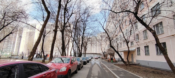 Продам трехкомнатную (3-комн.) квартиру, Пролетарский пр-кт, 2, Москва г