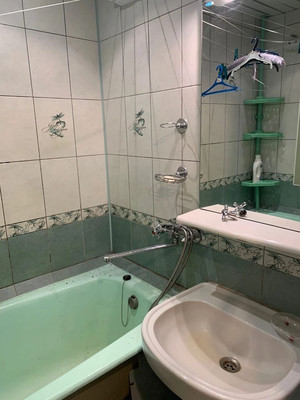 Продам однокомнатную (1-комн.) квартиру, Заводской пр-кт, 48, Колпино г
