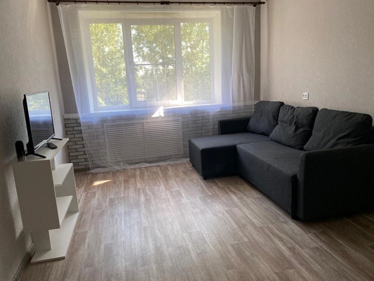 Продам однокомнатную (1-комн.) квартиру, Заводской пр-кт, 48, Колпино г