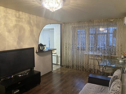 Продам трехкомнатную (3-комн.) квартиру, Бакалейная ул, 48а, Казань г