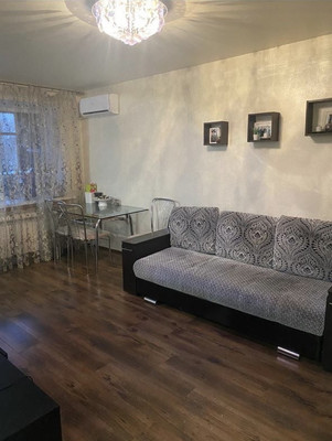 Продам трехкомнатную (3-комн.) квартиру, Бакалейная ул, 48а, Казань г