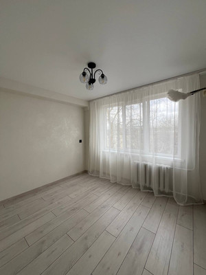 Продам трехкомнатную (3-комн.) квартиру, Уральская ул, 17, Краснодар г