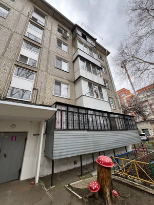 Продам трехкомнатную (3-комн.) квартиру, Уральская ул, 17, Краснодар г