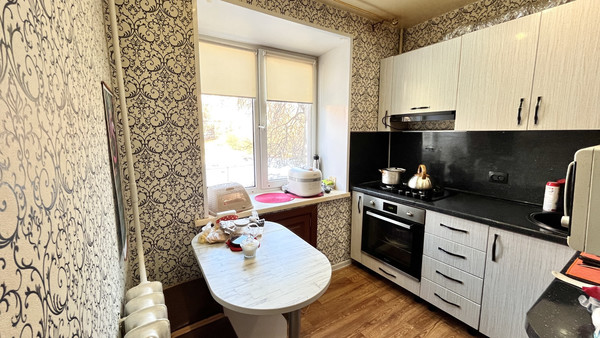 Продам трехкомнатную (3-комн.) квартиру, Пролетарская ул, 19, Воткинск г